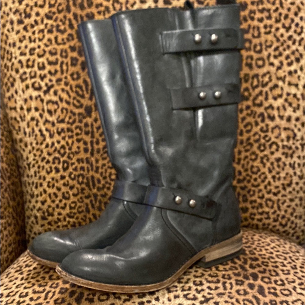 Stylish dark grayish Black Leather Boots